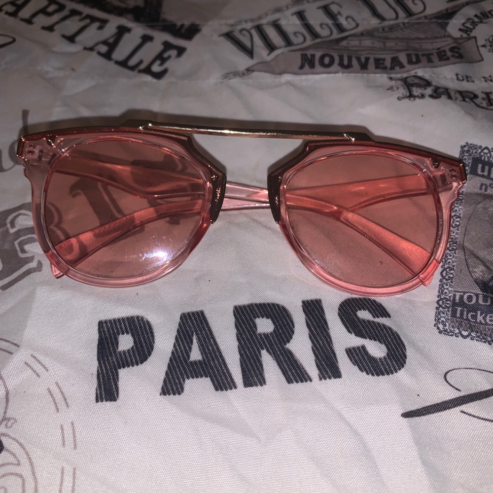 PINK CHIC SUNGLASSES